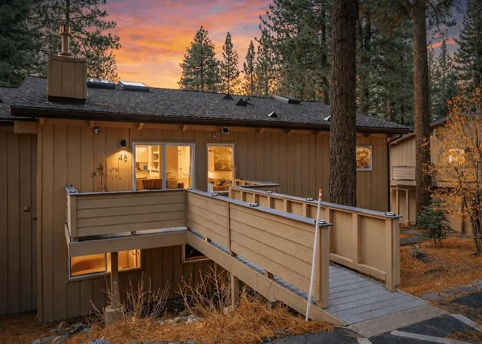Golden Mountain Retreat By Avantstay